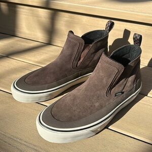 Vans MTE mid slip insulated boots men’s size 9